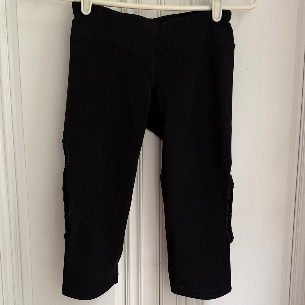 lululemon athletica Black Cropped Leggings
